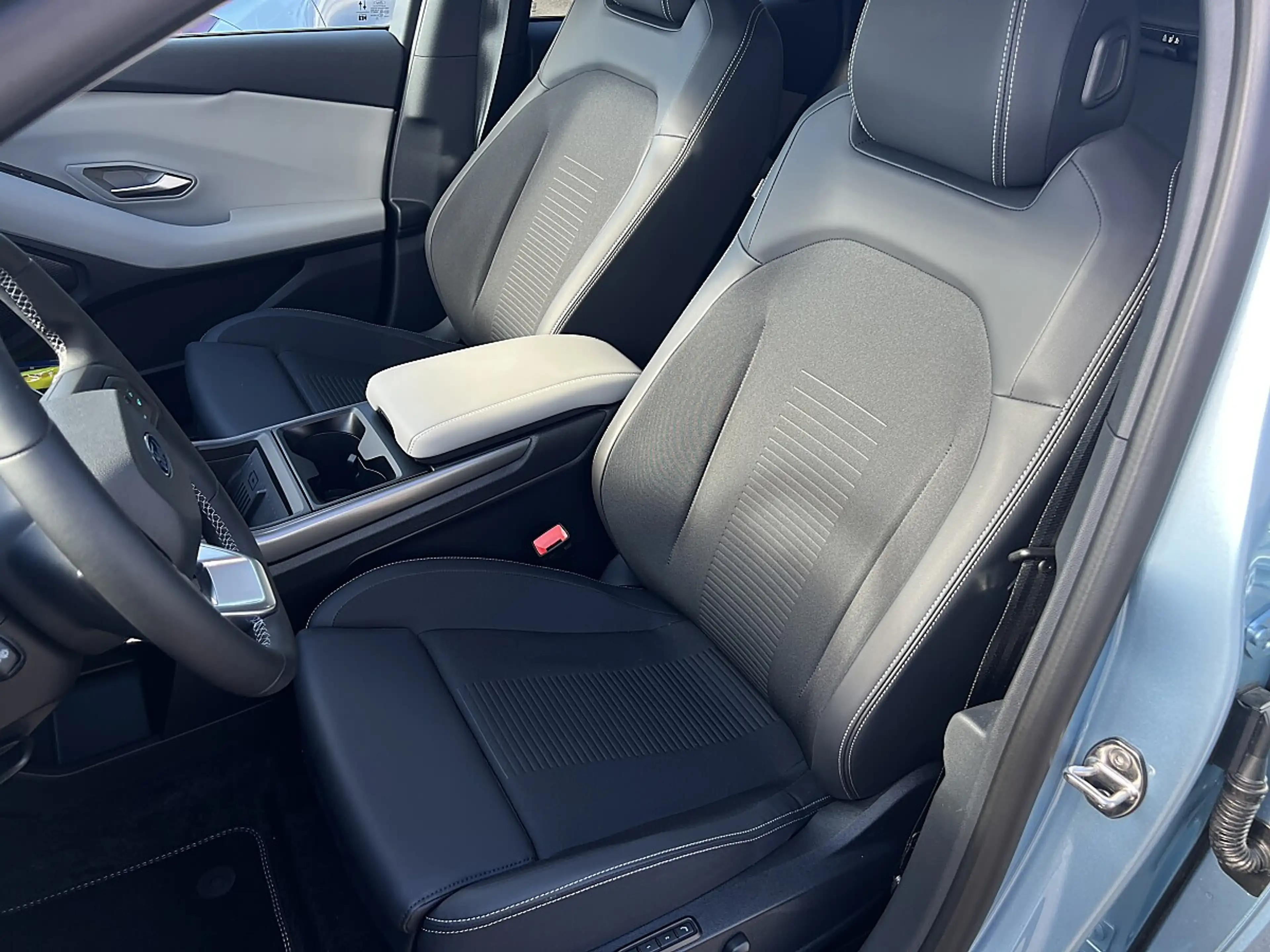 Ford Explorer Elektro 77kWh Select — photo 7