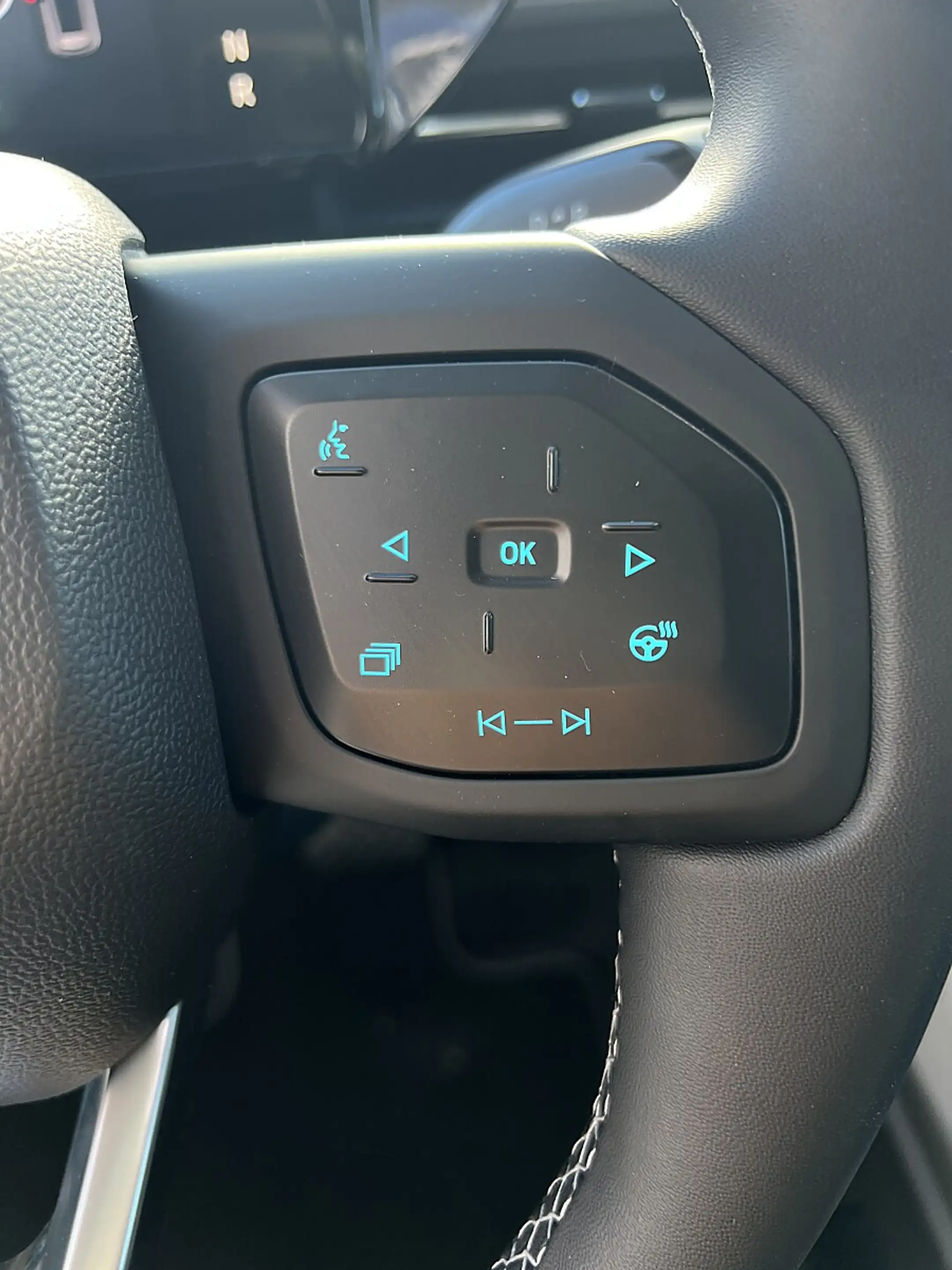 Ford Explorer Elektro 77kWh Select — photo 12