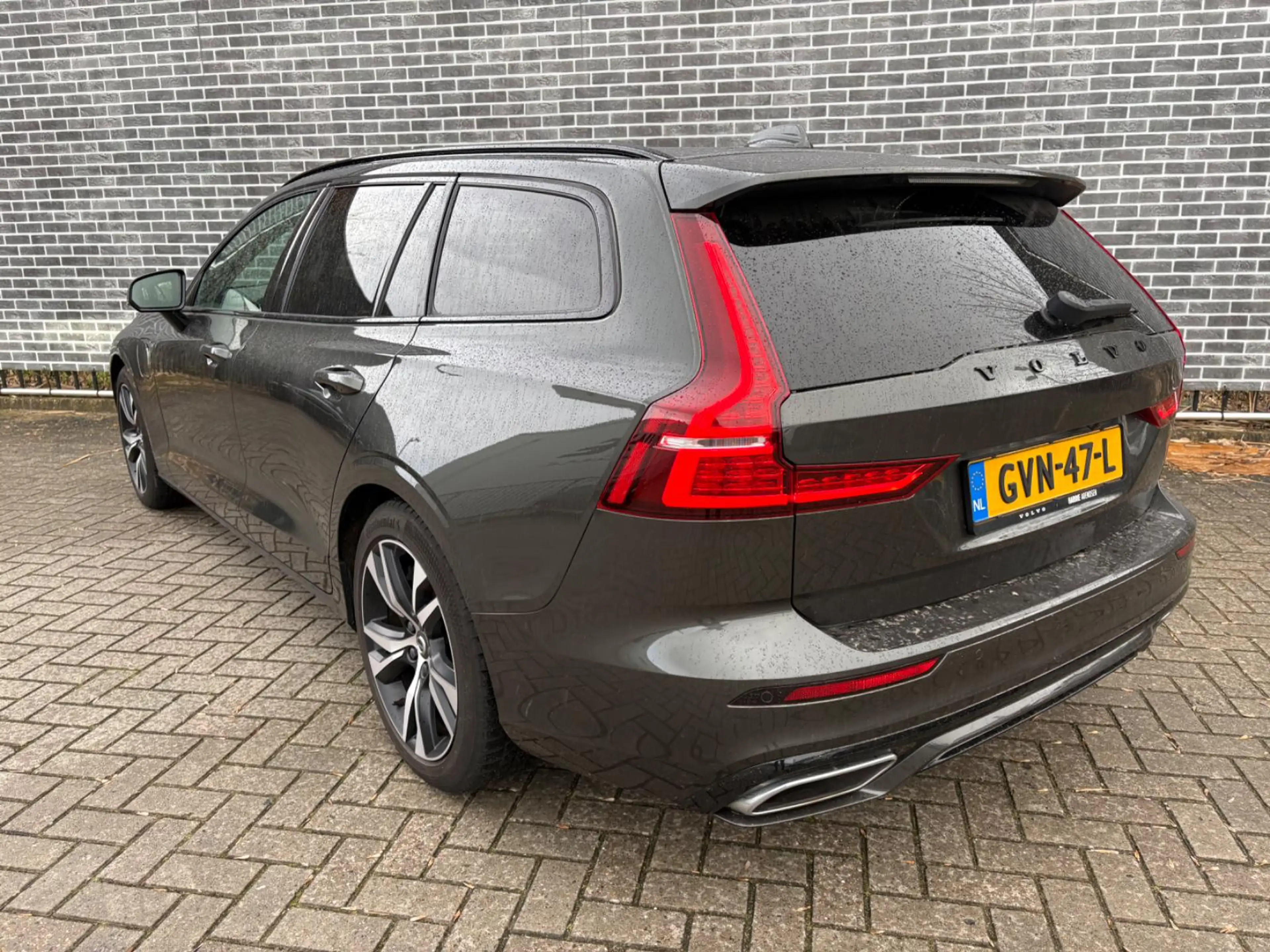 Volvo V60 2.0 T6 Recharge AWD R-Design | Trekhaak | Harman K — photo 4