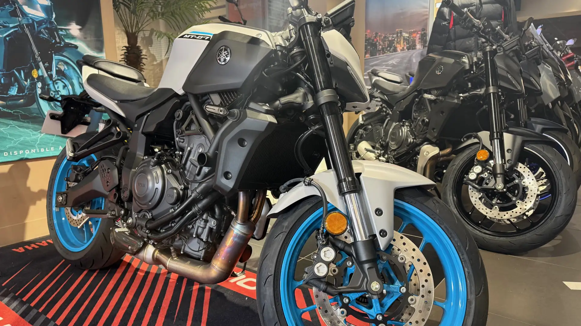 Yamaha MT-07 Gris - 2