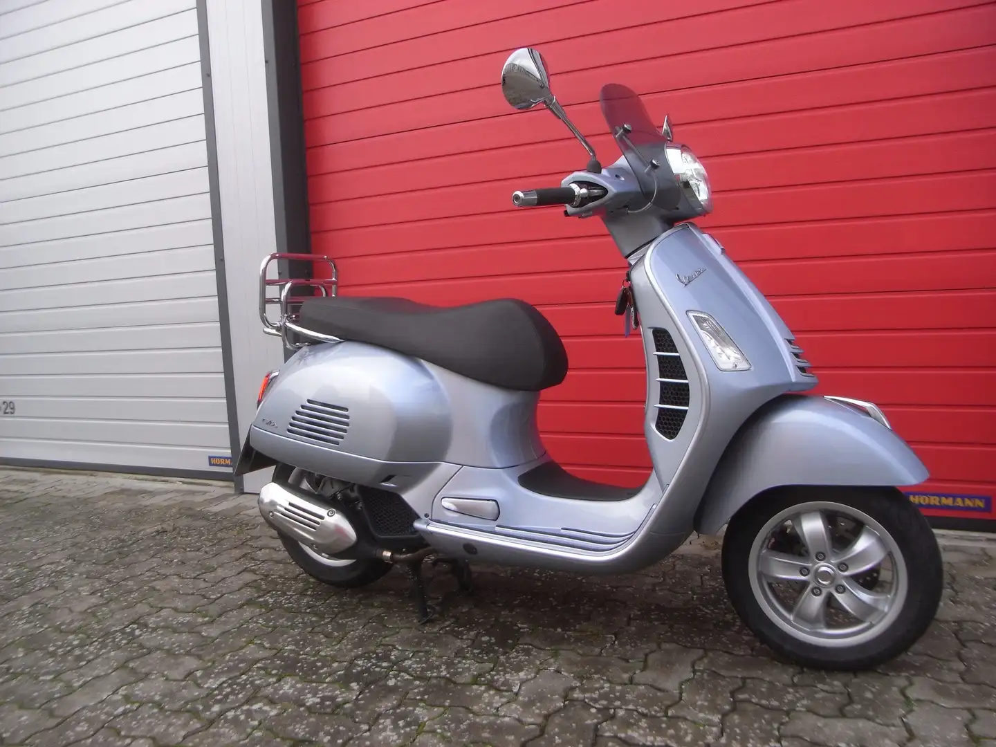 Vespa GTS 125 -- 1 Hand -- Top Zubehör -- Guter Zustand !!! Albastru - 2