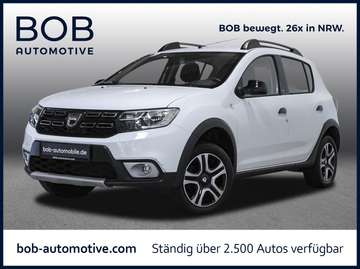 Stepway Celebration TCe90 PDC SHZ AHK