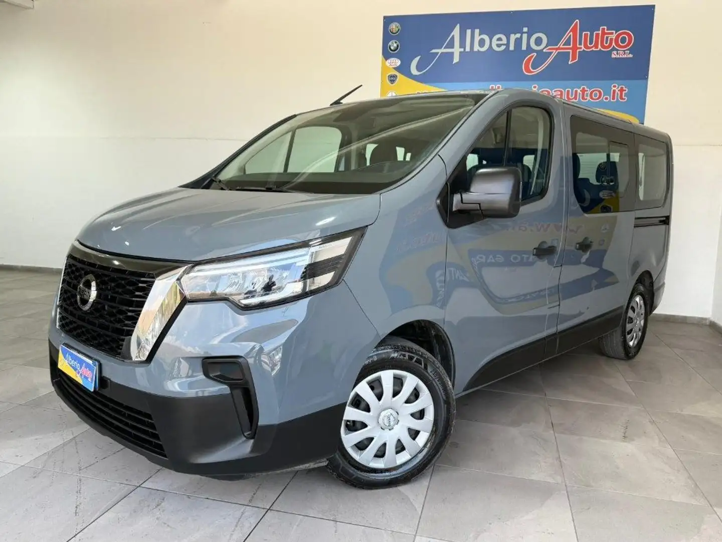 Nissan Primastar 2.0 dCi 110CV PC-TN Bus *9 POSTI* + IVA Gris - 1