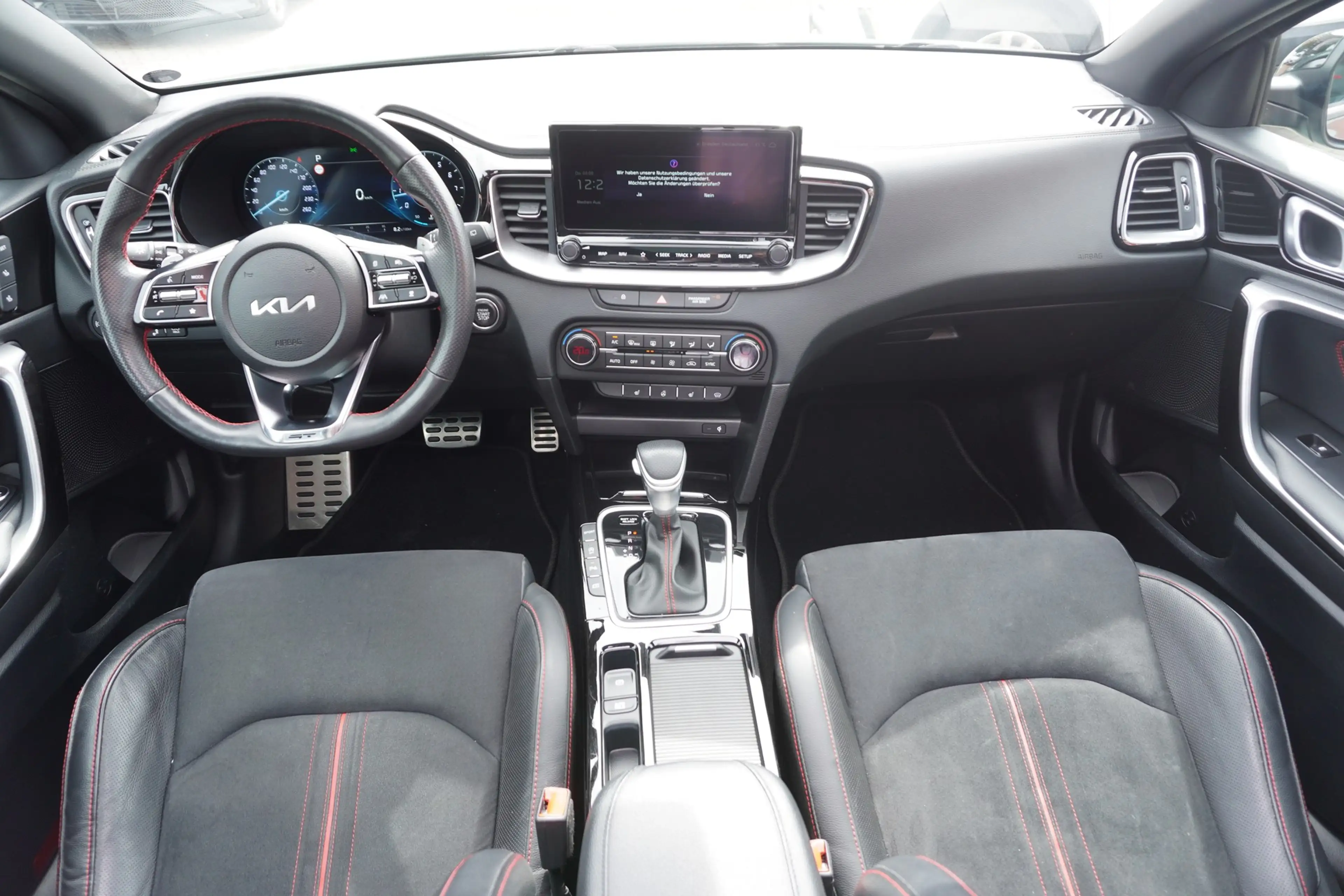 Kia ProCeed / pro_cee'd ProCeed 1.6 T-GDI GT JBL LED ACC Panorama — photo 12
