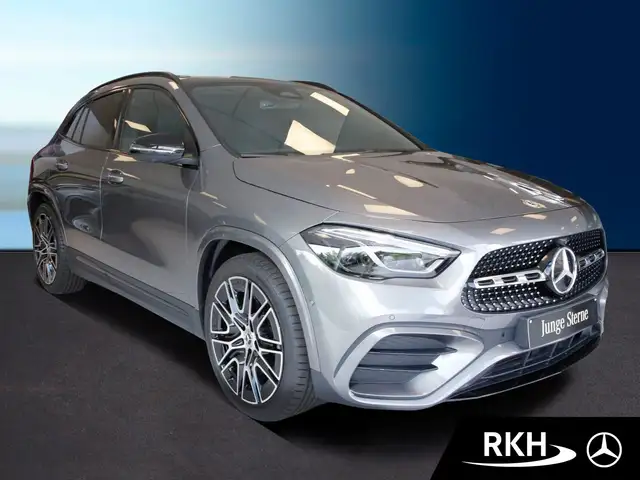 Mercedes-Benz Gla view 2