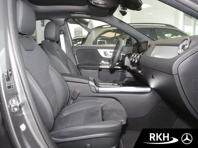 Mercedes-Benz Gla view 6