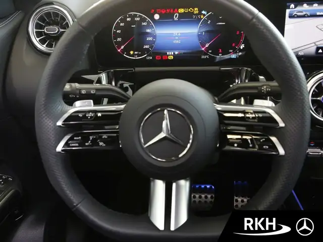Mercedes-Benz Gla view 13