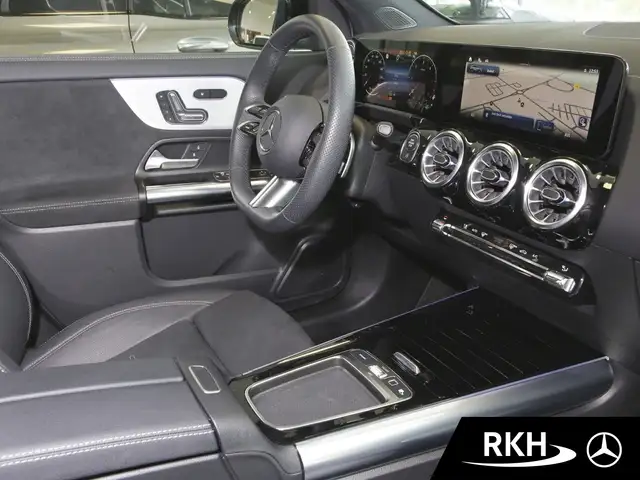 Mercedes-Benz Gla view 8