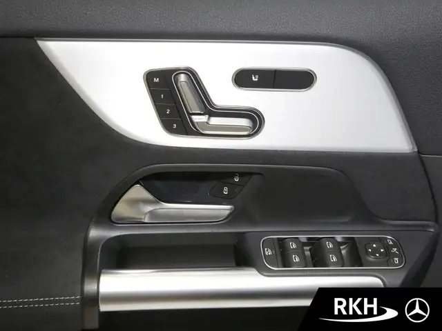 Mercedes-Benz Gla view 14