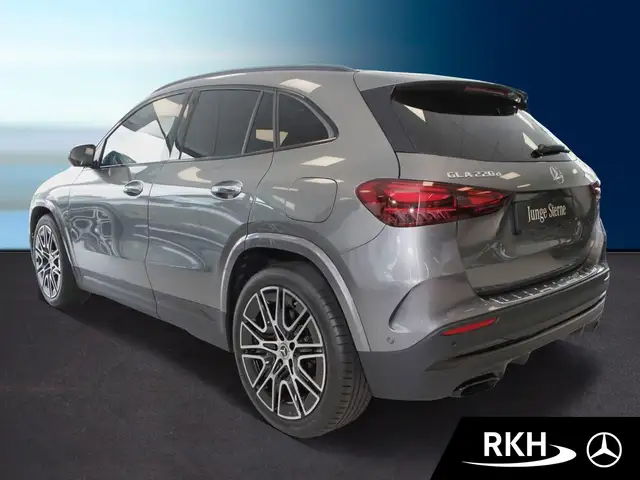 Mercedes-Benz Gla view 4