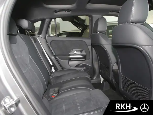 Mercedes-Benz Gla view 9