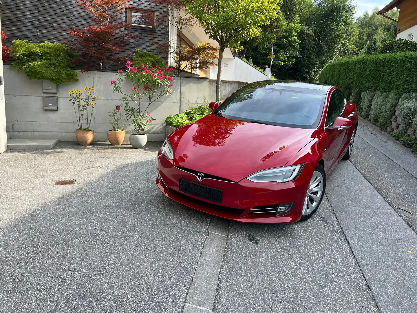 Tesla Model S 75, 16.666 netto, AWD, 19" Rot - 2