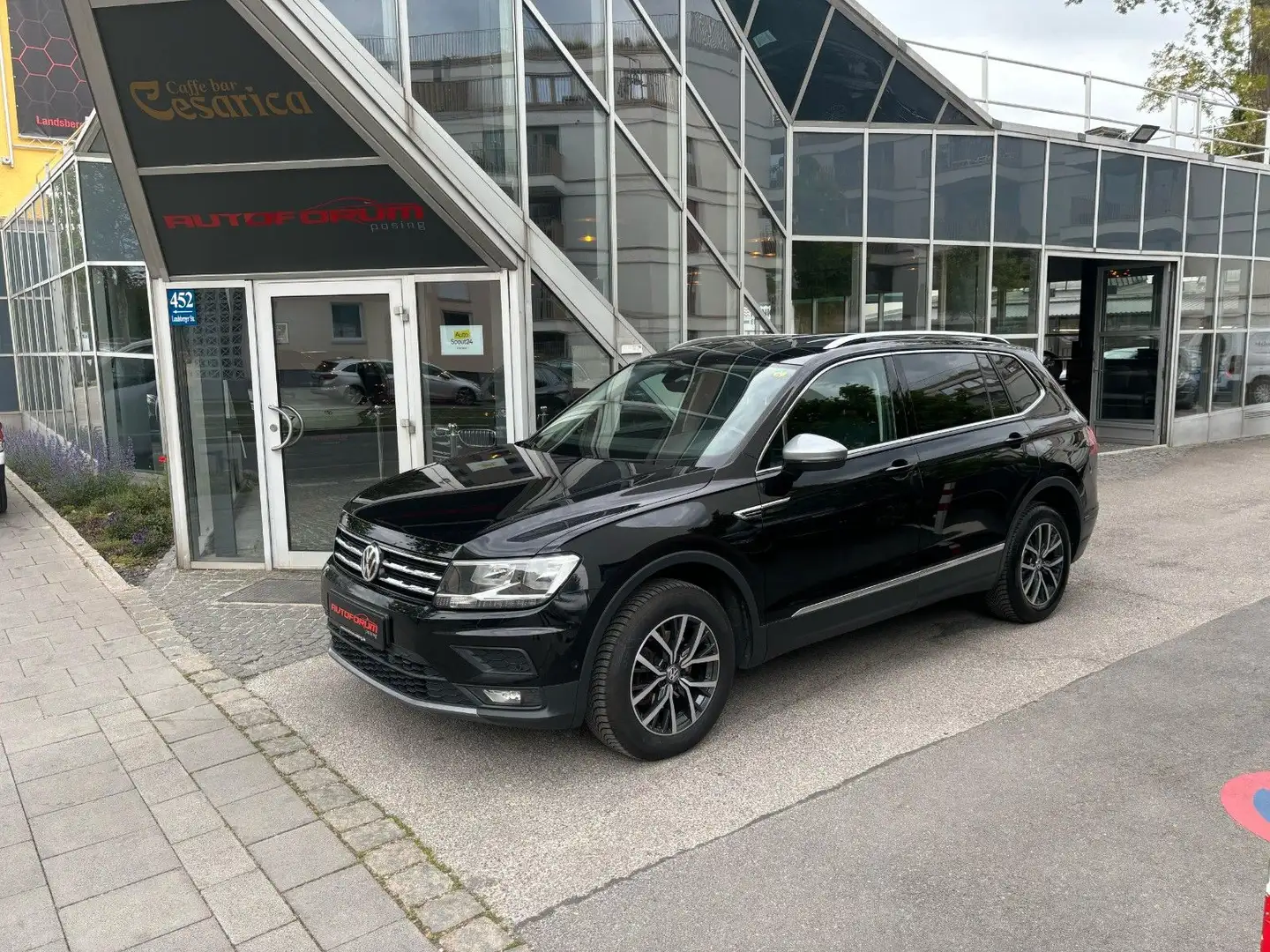 Volkswagen Tiguan Allspace Comfortline 7- Sitzer Zwart - 1