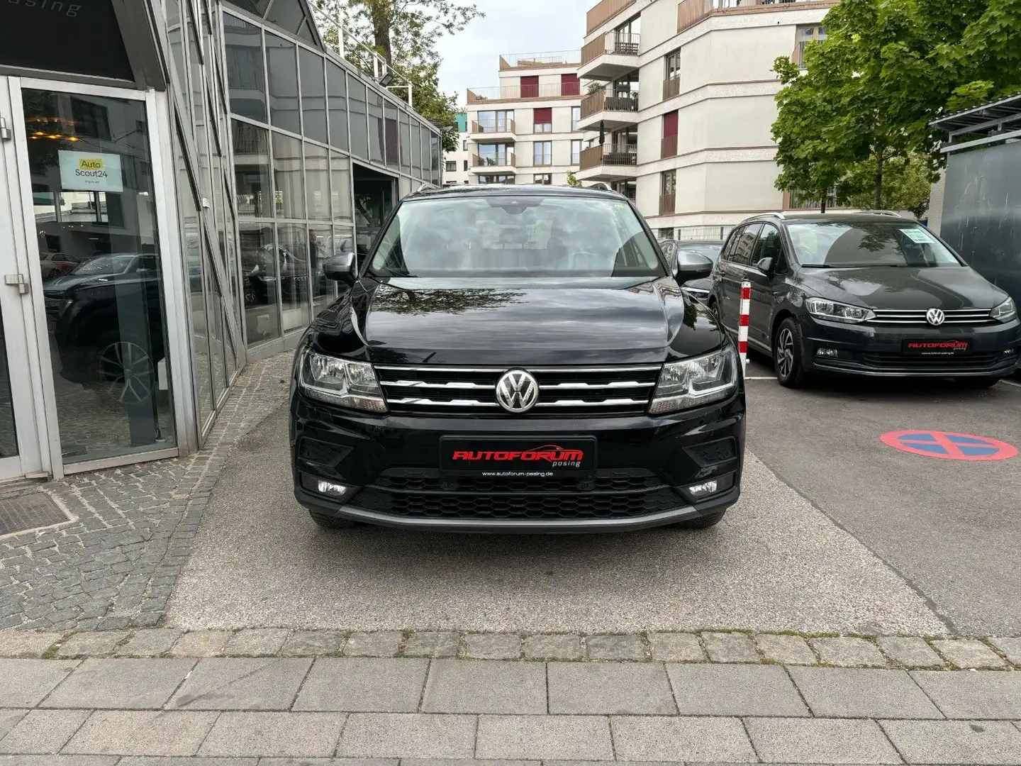 Volkswagen Tiguan Allspace Comfortline 7- Sitzer Zwart - 2