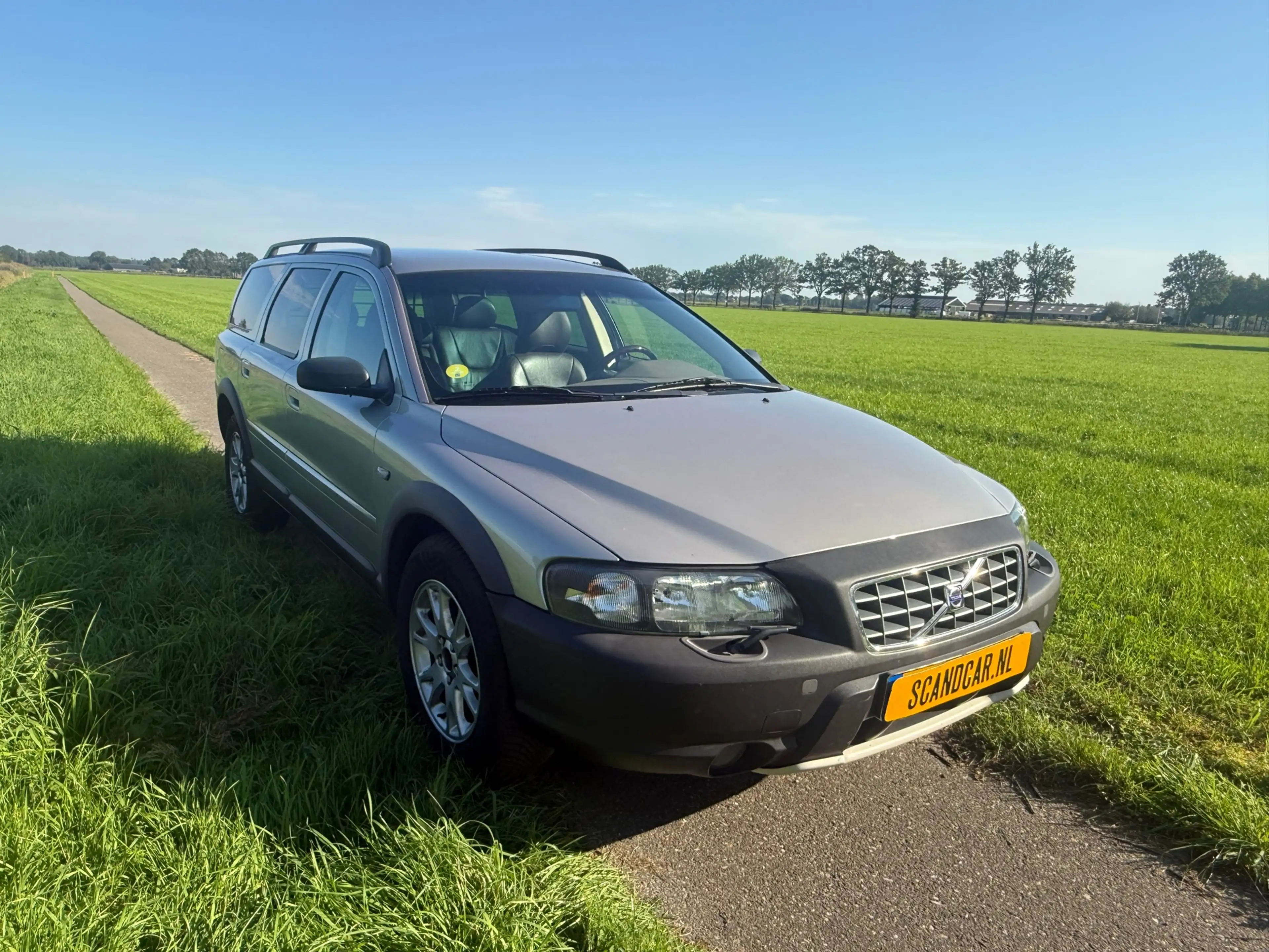 Volvo XC70 2.5 T Geartronic, blijvend youngtimer in super con — photo 8