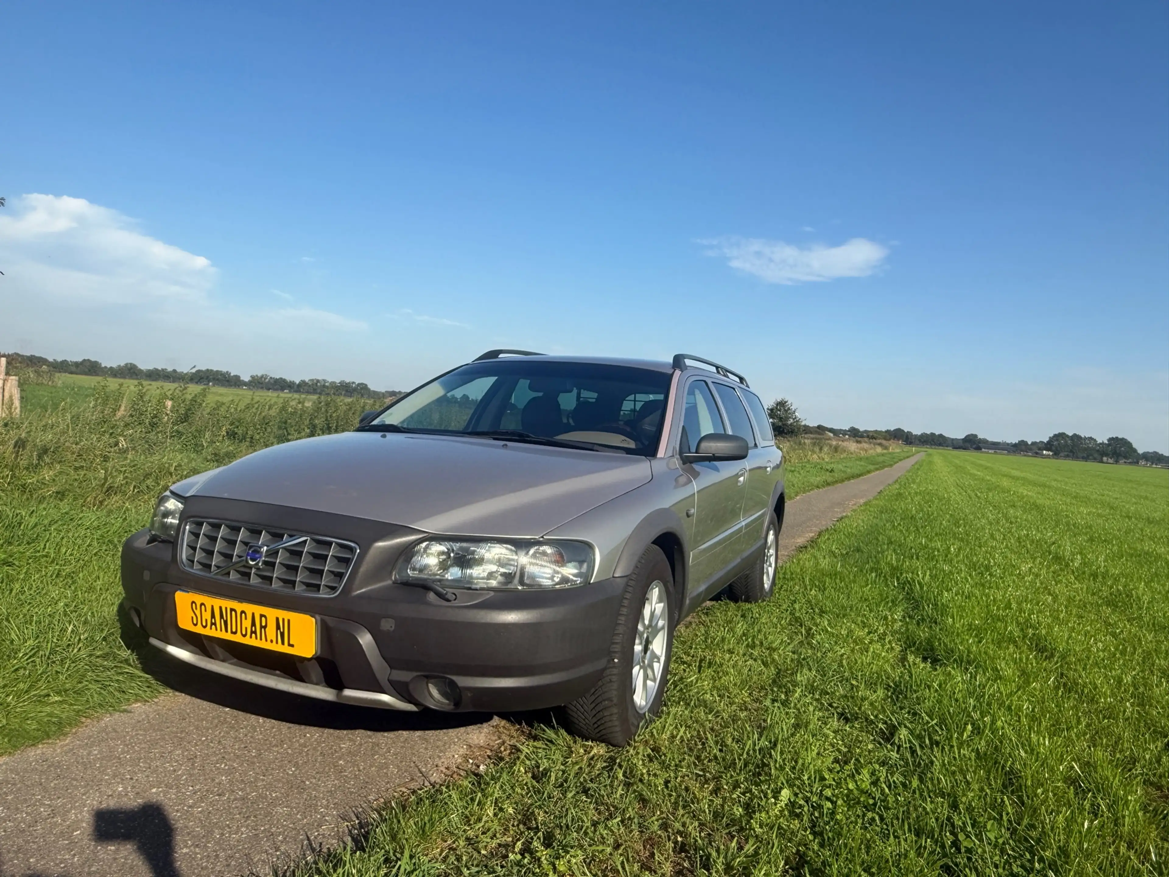 Volvo XC70 2.5 T Geartronic, blijvend youngtimer in super con — photo 10
