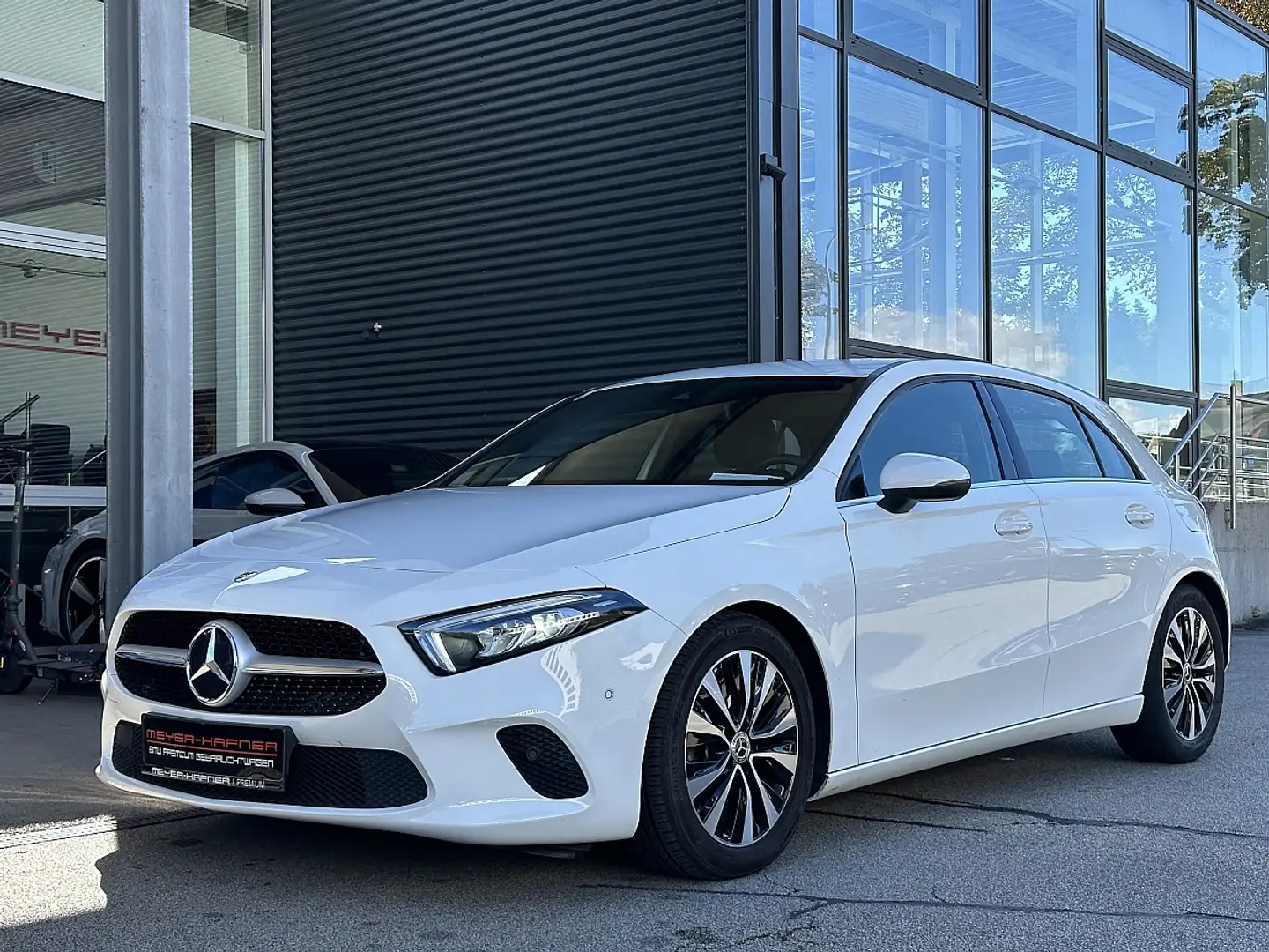 Mercedes-Benz A 180 d Blanc - 2
