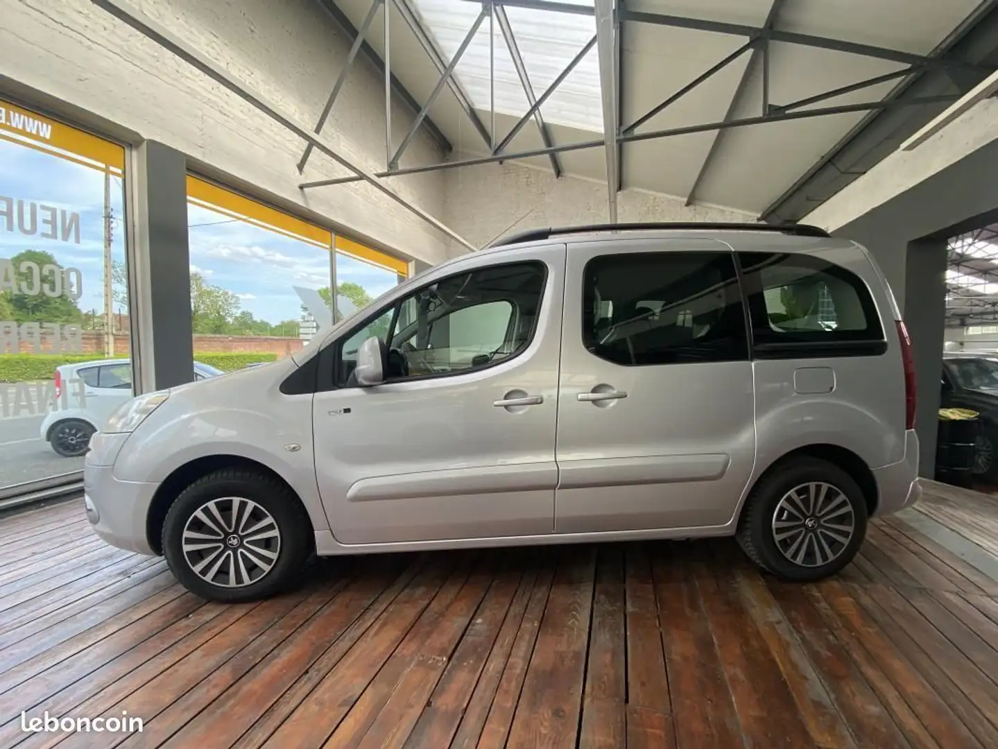 Peugeot Partner Tepee 1.6 HDi FAP 90 II 2008 COMBI Style PHASE 2 G Šedá - 2
