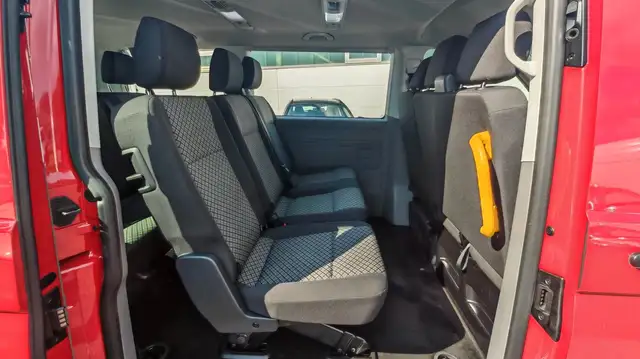 Volkswagen Transporter view 9