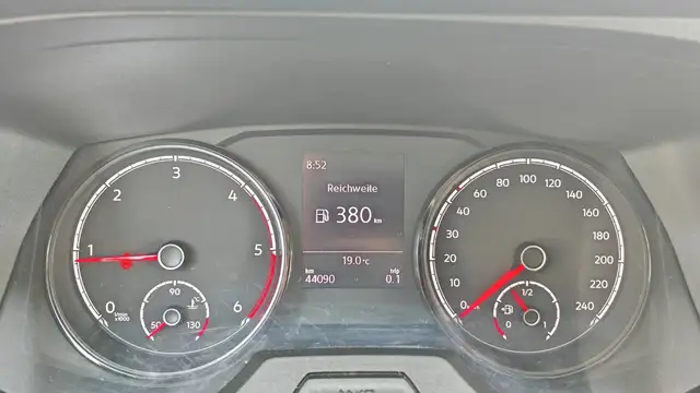 Volkswagen Transporter view 5