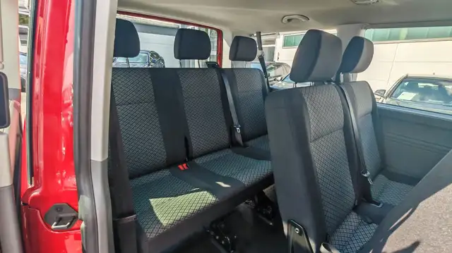 Volkswagen Transporter view 8