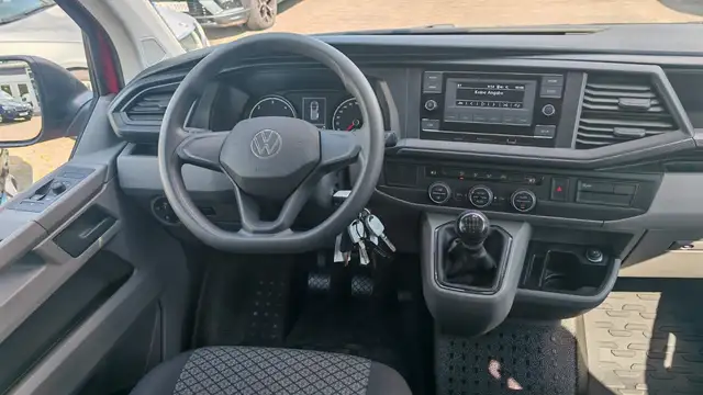 Volkswagen Transporter view 12