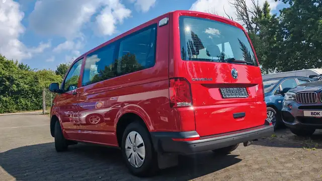 Volkswagen Transporter view 4