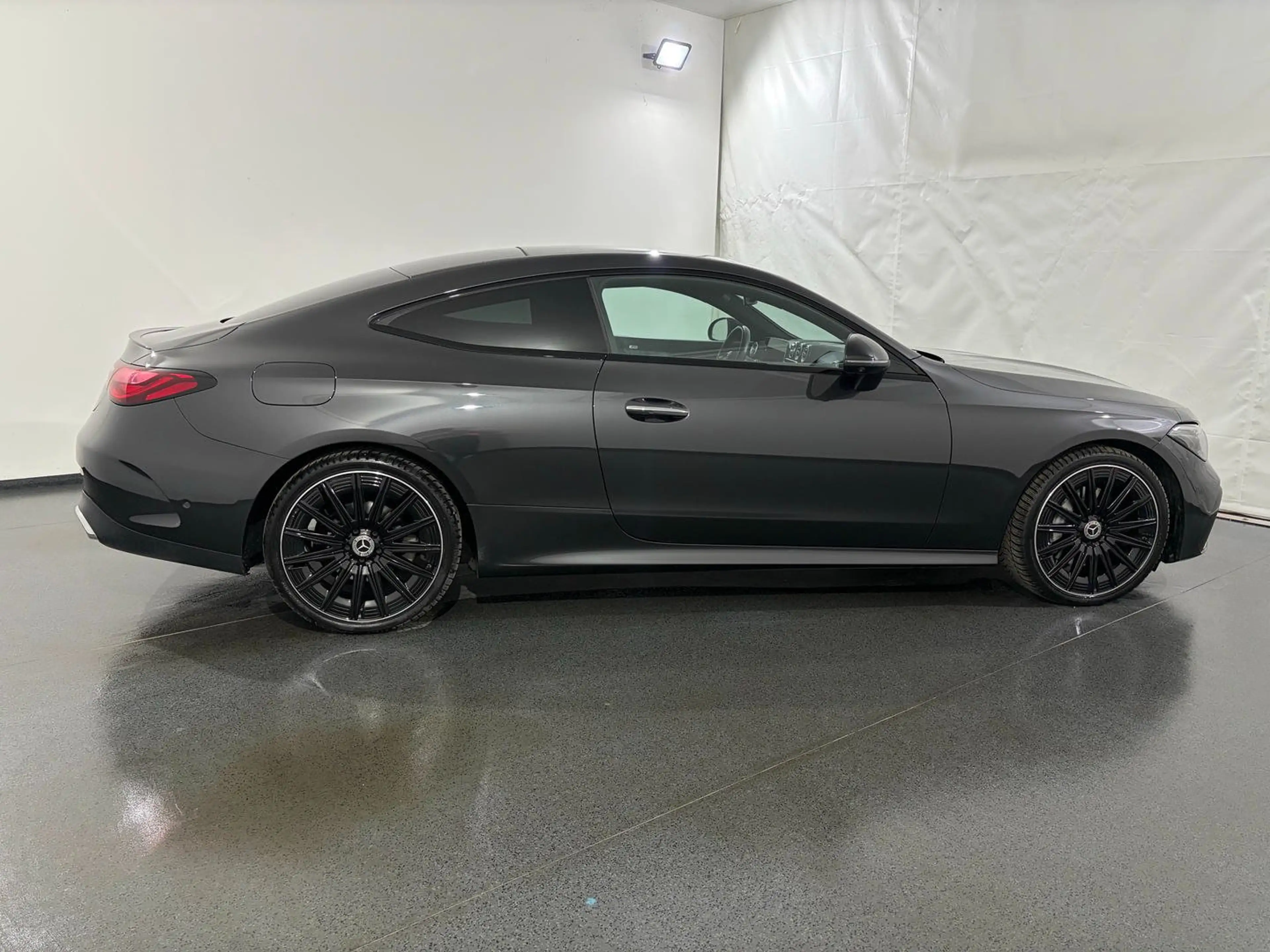 Mercedes-Benz CLE 200 CLE 200 Coupe 4Matic AMG-Line — photo 4