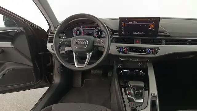 Audi A4 view 12