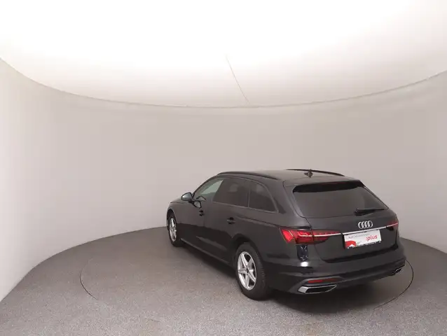 Audi A4 view 5