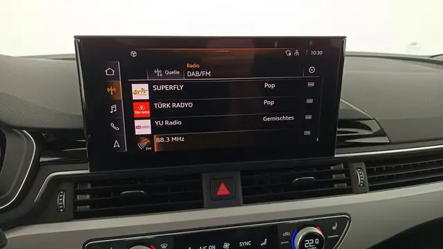 Audi A4 view 8