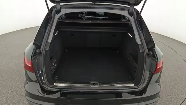 Audi A4 view 7