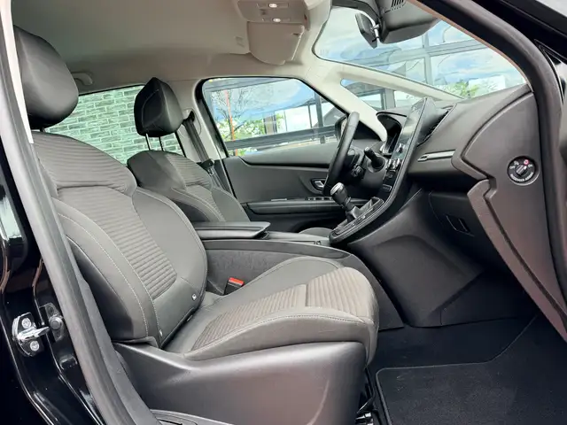 Renault Grand Scenic view 14