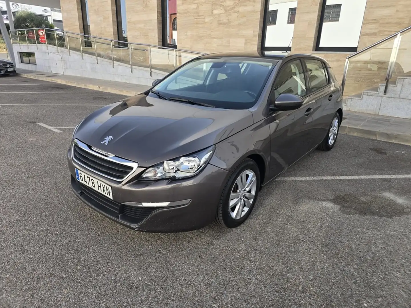 Peugeot 308 Nuevo Access 1.2 VTi 82 Gris - 1
