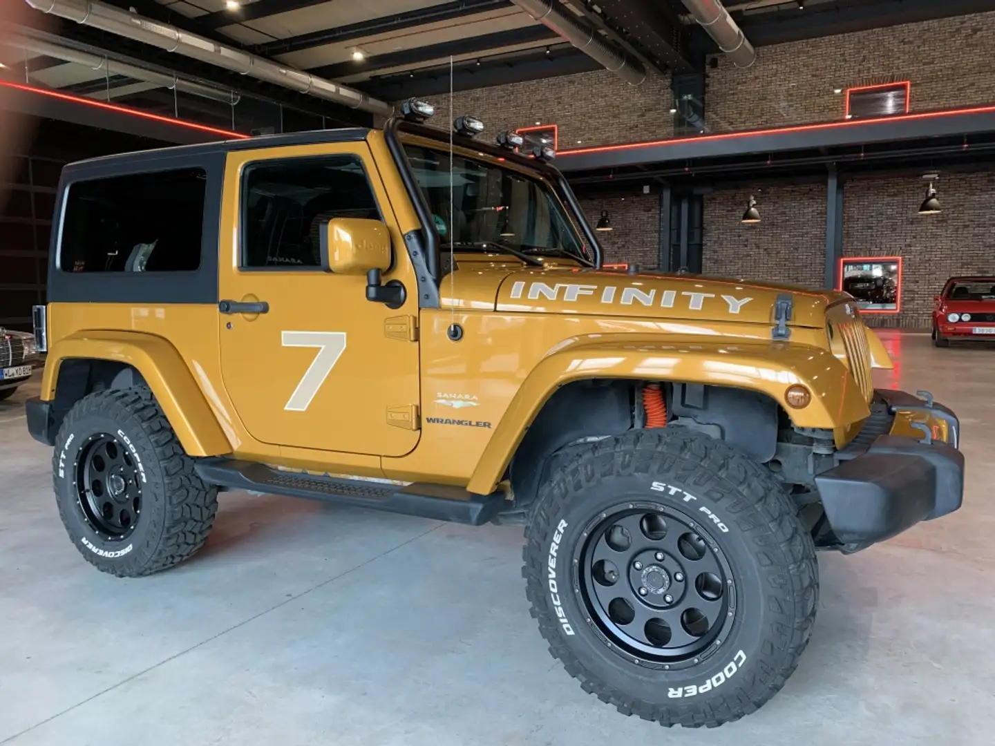 Jeep Wrangler 2.8CRD Sahara Aut. - 1