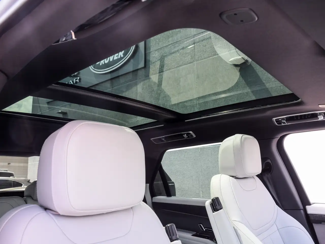 Land Rover Range Rover Sport photo Land Rover Range Rover Sport