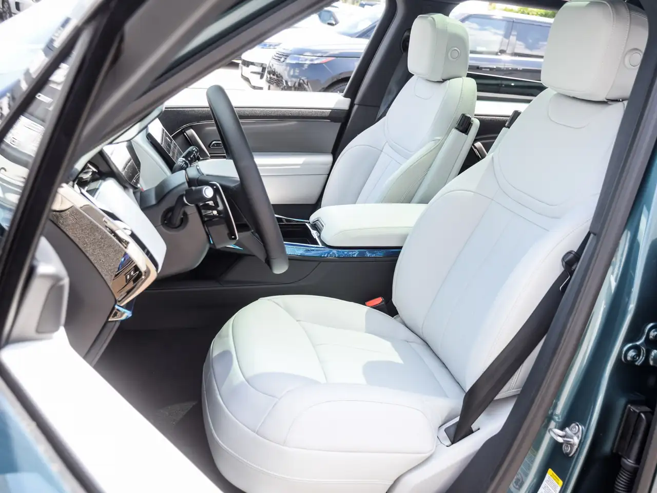 Land Rover Range Rover Sport photo Land Rover Range Rover Sport