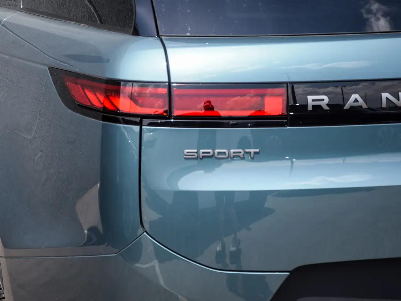 Land Rover Range Rover Sport photo Land Rover Range Rover Sport
