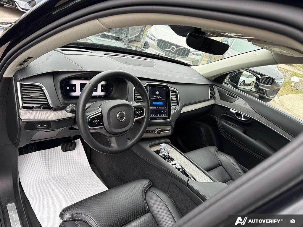 2024 Volvo XC90 T8 Ultimate Bright Theme thumb 12