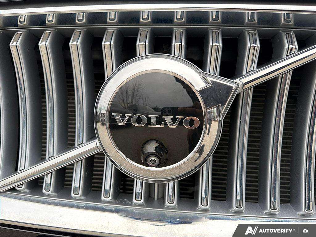 2024 Volvo XC90 T8 Ultimate Bright Theme thumb 8