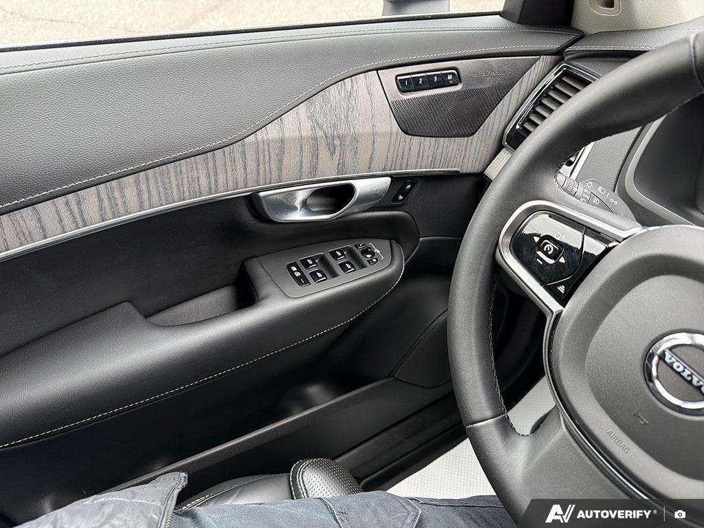 2024 Volvo XC90 T8 Ultimate Bright Theme thumb 16