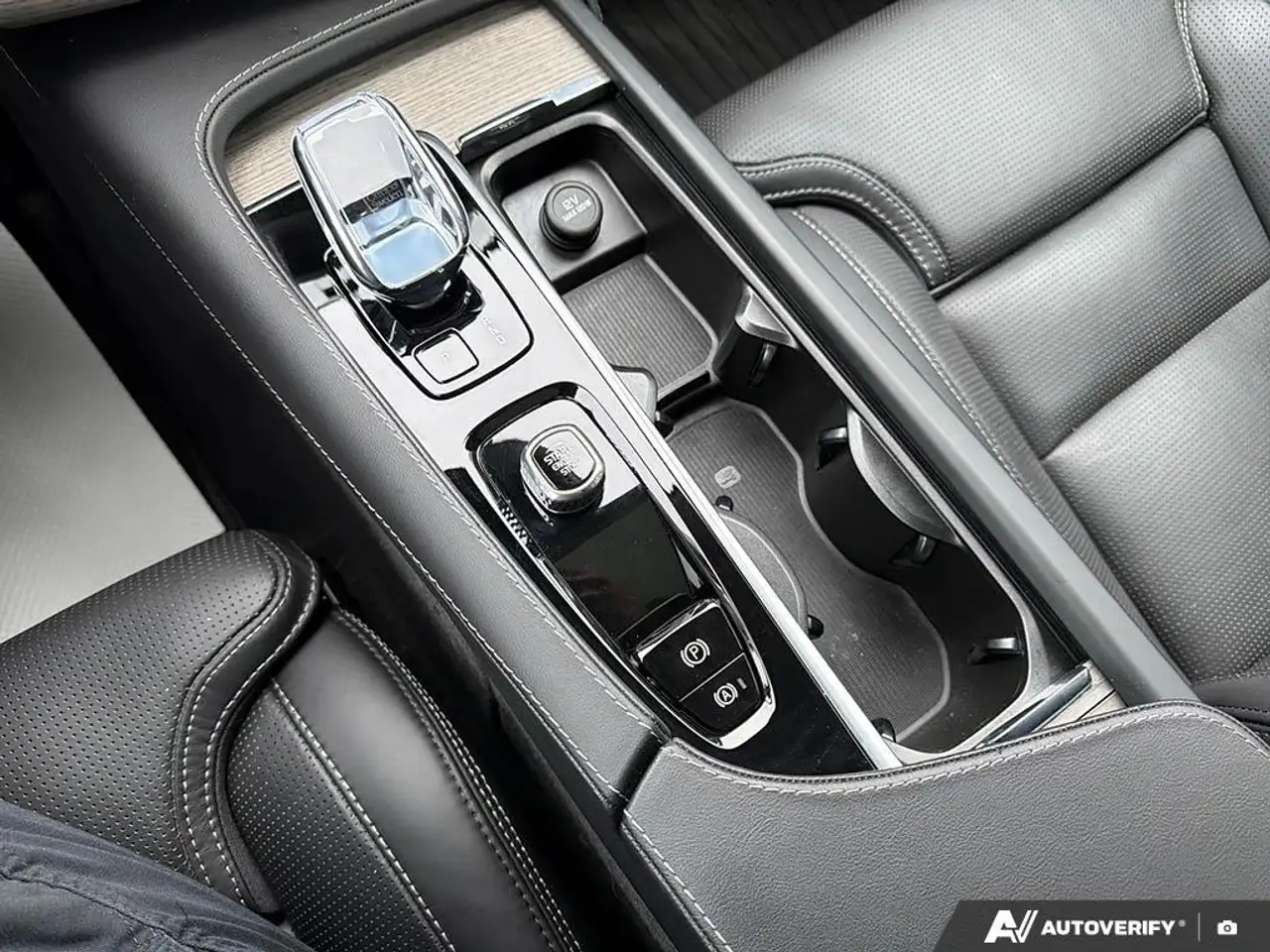 Volvo XC90 снимка Volvo XC90