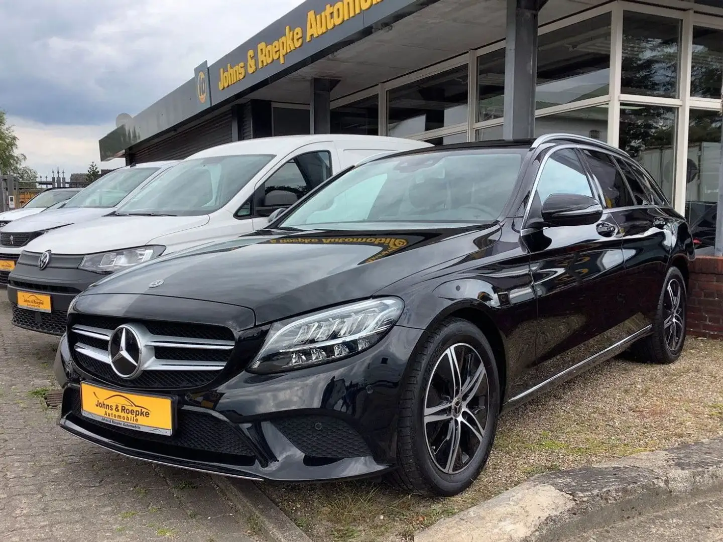 Mercedes-Benz C 180 T-Modell Avantgarde 1,5 Automatik / NAVI Černá - 1