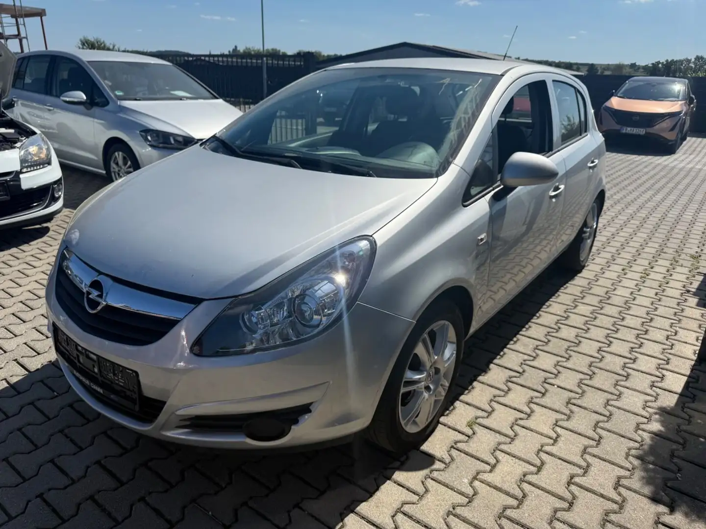 Opel Corsa D** TüV Neu ** 4 Türer Silber - 1