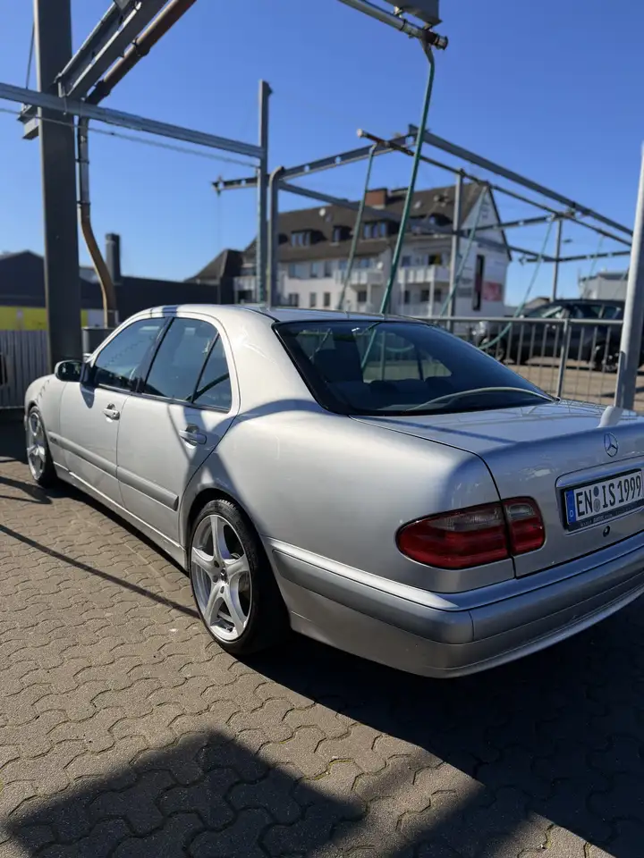 Mercedes-Benz E 220 CDI Classic, foto 4
