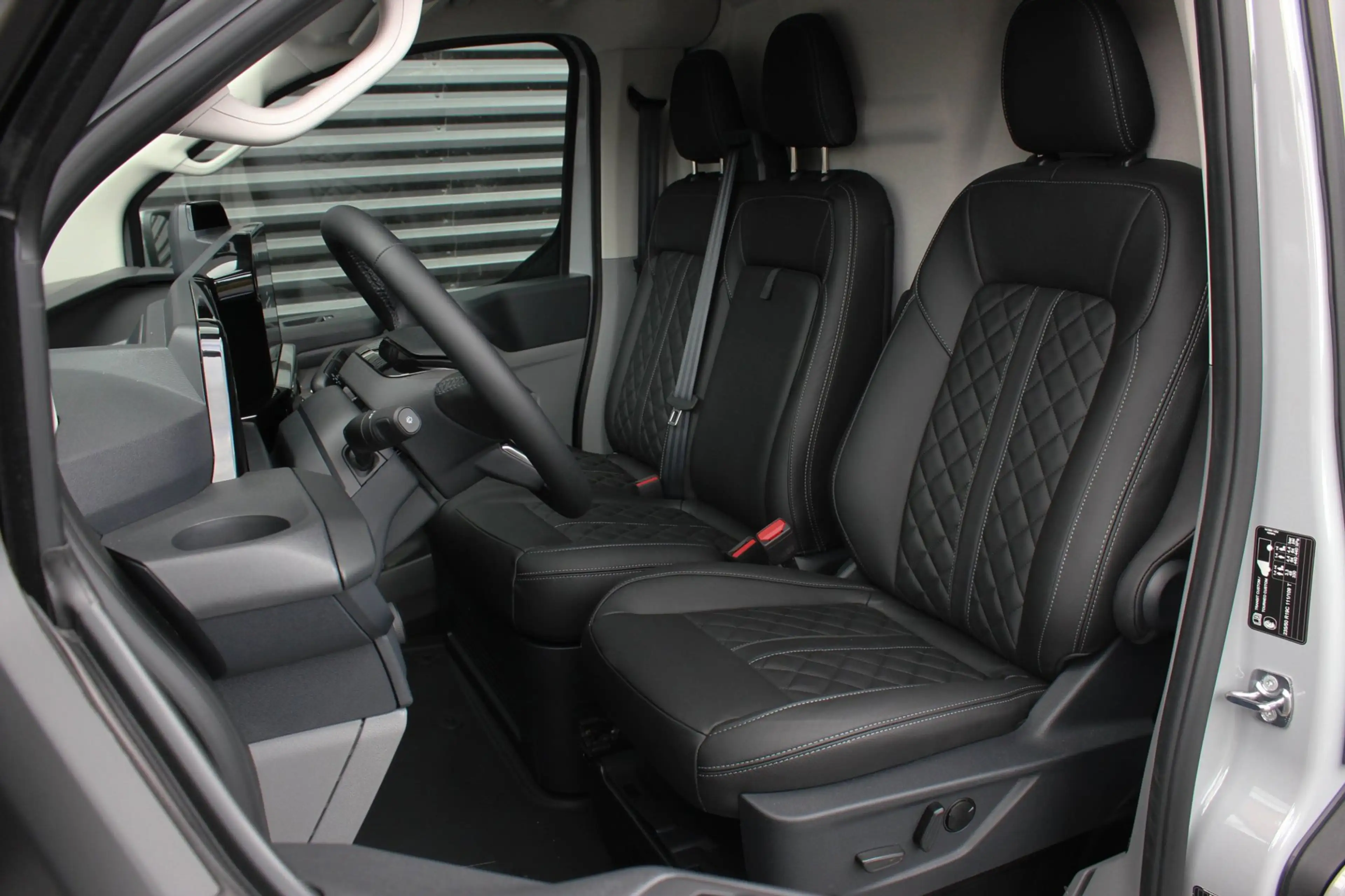 Ford E-Transit Cust. 340 L2H1 SPORT 71 kWh 218PK / JB-EDITON / B& — photo 14
