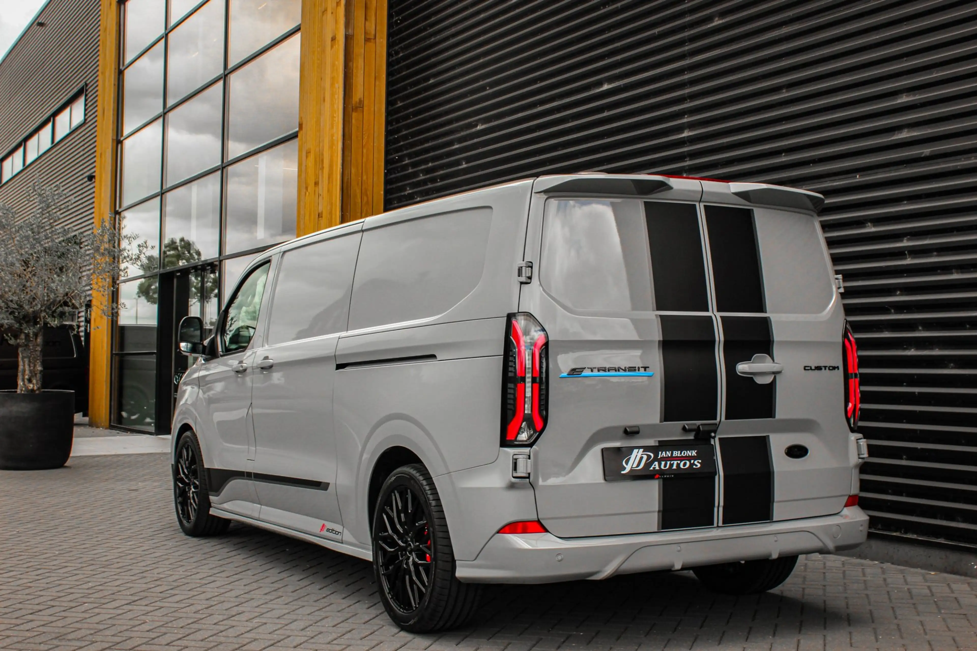 Ford E-Transit Cust. 340 L2H1 SPORT 71 kWh 218PK / JB-EDITON / B& — photo 10