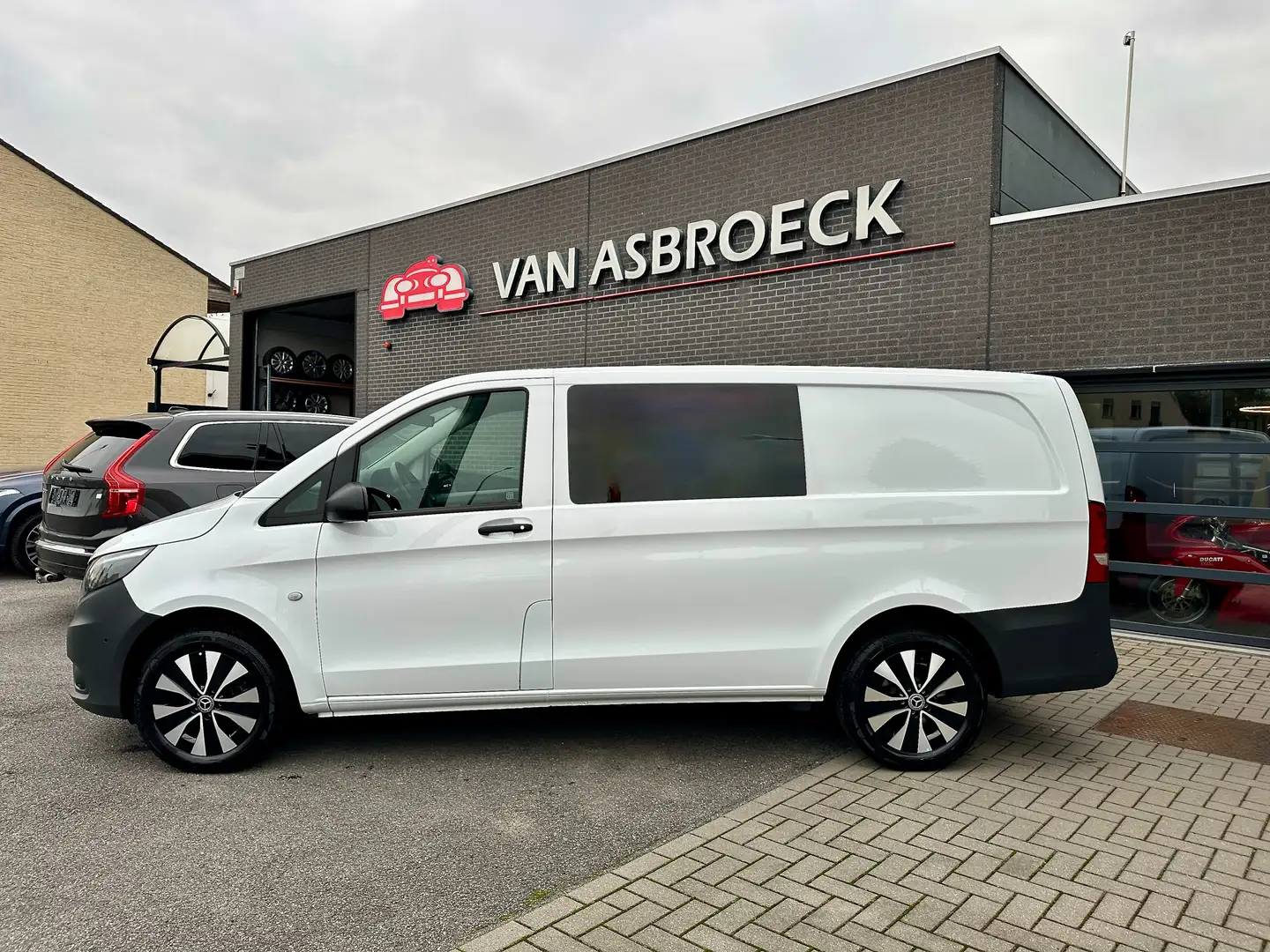 Mercedes-Benz Vito Vito 114 CDI Dub Cab L2 Aut.*Cam*GPS AppCarpl*AC* Blanc - 2