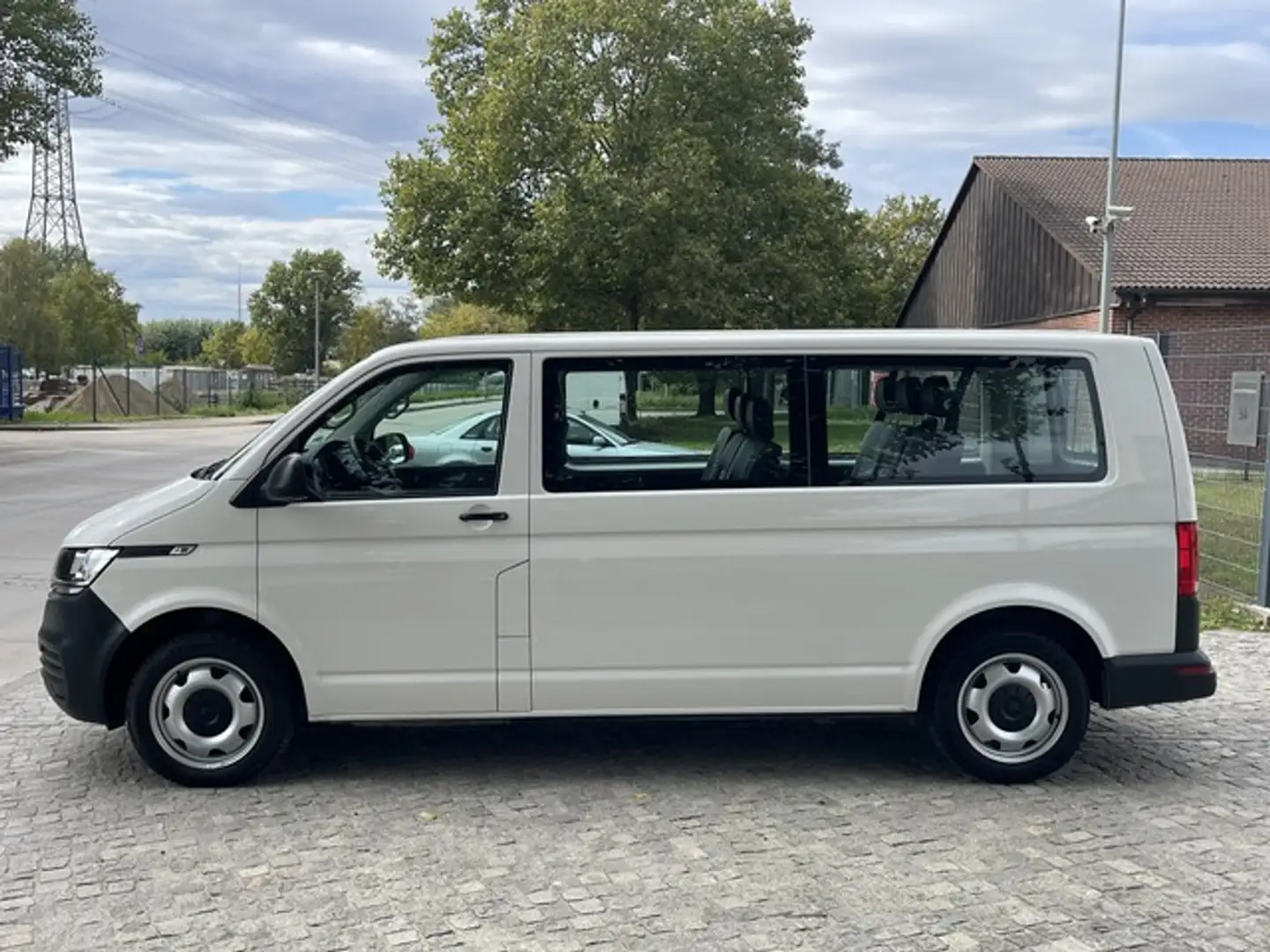 Volkswagen T6 Kombi 2.0 TDI Lang LR Klima*AHK*1Hand Weiß - 2