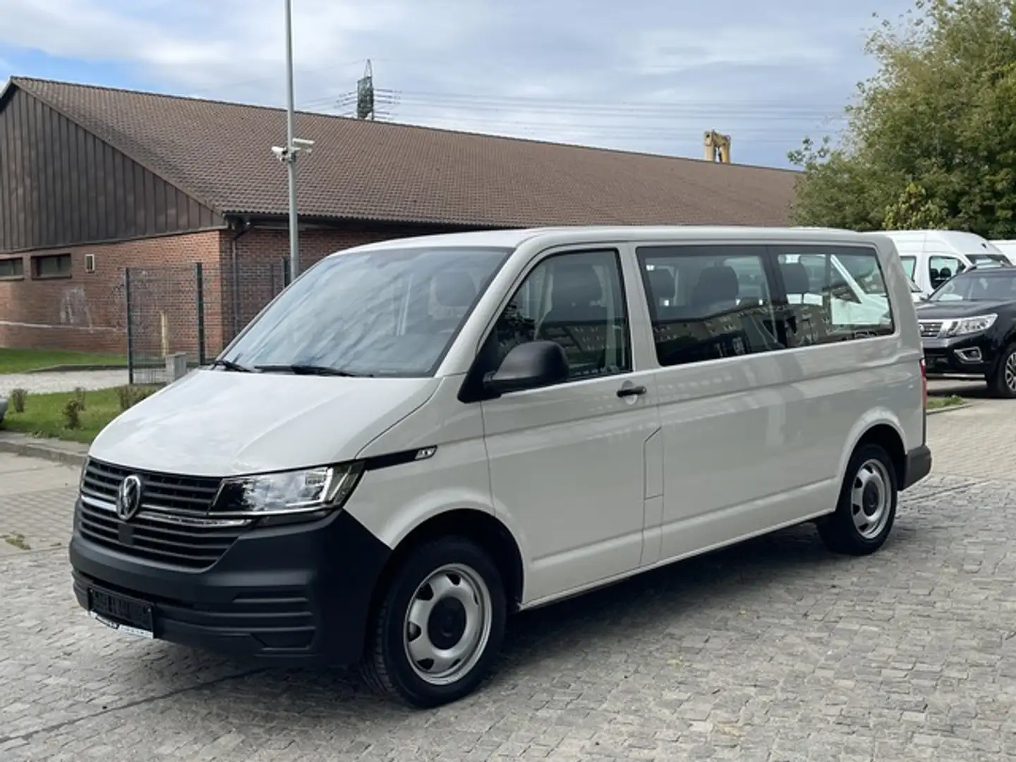 Volkswagen T6 Kombi 2.0 TDI Lang LR Klima*AHK*1Hand Weiß - 1